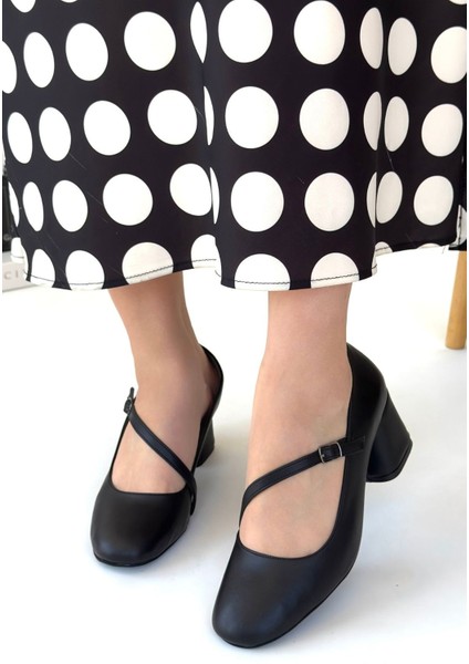 Siyah Kadın Klasik Topuklu Ayakkabı modelleri