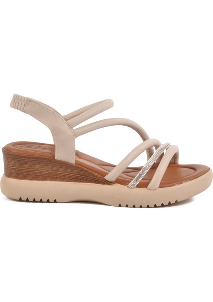 Bej Kadın Dolgu Topuk Sandalet