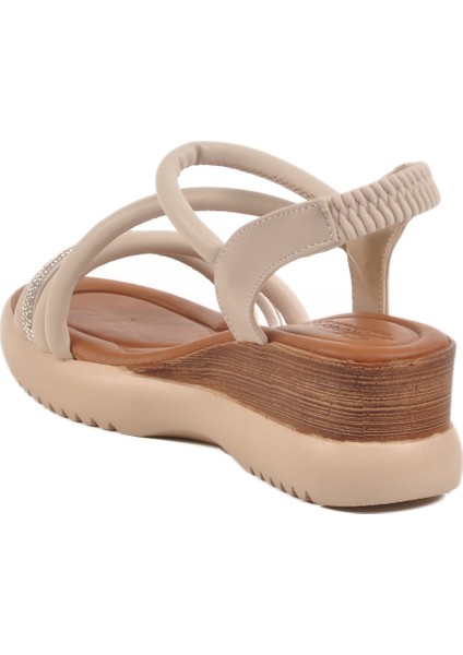 Bej Kadın Dolgu Topuk Sandalet fırsatları