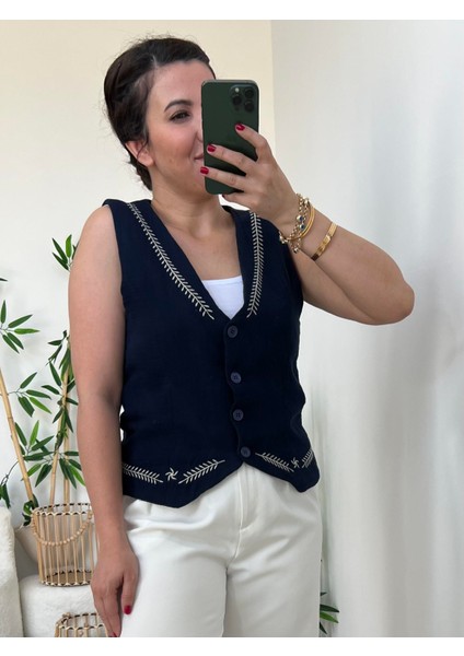 Lacivert Nakış Işlemeli Müslin Yelek