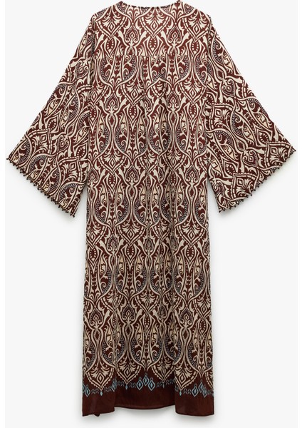 x Melis Ağazat - Yırtmaç Detaylı Etnik Desenli Uzun Geniş Kollu V Yaka Kimono Elbise fırsatları