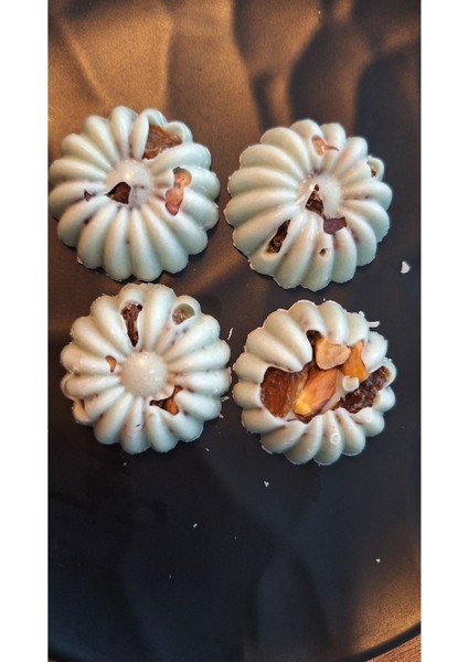 Çiçek Spesiyal Çilek Çikolatalı Hediyelik Çikolata (750 Gr)