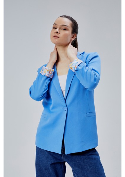 Kadın Kruvaze Yaka Kolu Katlama Detaylı Regular Vatkalı Blazer Ceket fiyatları