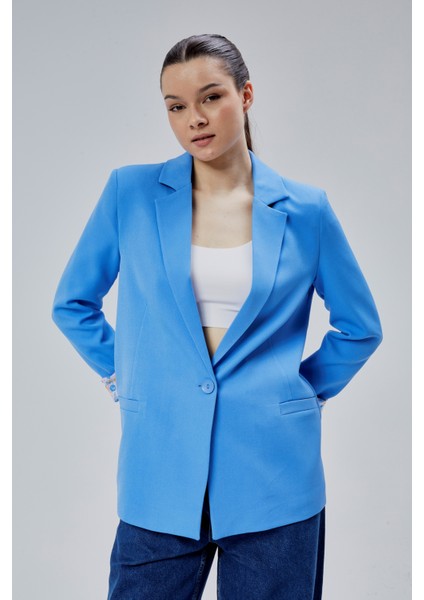 Kadın Kruvaze Yaka Kolu Katlama Detaylı Regular Vatkalı Blazer Ceket fırsatları