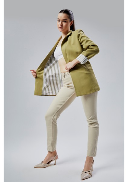 Açık Haki Kruvaze Yaka Kolu Katlama Detaylı Regular Vatkalı Blazer Ceket fırsatları