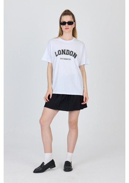 Beyaz Yazı Baskılı %100 Pamuk Oversize Tişört 2150-9M modelleri