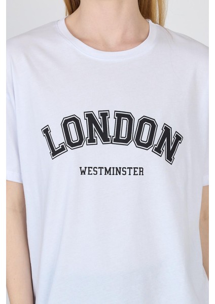 Beyaz Yazı Baskılı %100 Pamuk Oversize Tişört 2150-9M fırsatları