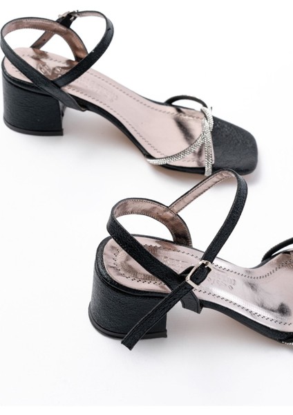 K-888 Kadın Siyah Ince Sarmal Bantlı Topuklu Ayakkabı indirimleri