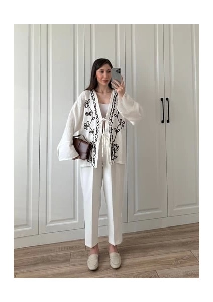 Krem Nakış Işlemeli Müslin Kimono