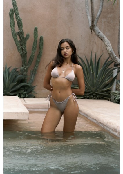 Arief Bağlamalı Gloplu Lila Bikini Üstü fiyatları