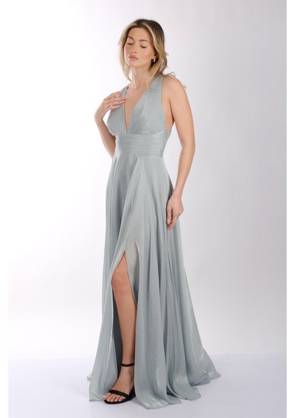 Göğüs Detaylı Geniş Omuzlu Önden Yırtmaçlı Şifon Abiye Elbise Dori 00KB7065 modelleri