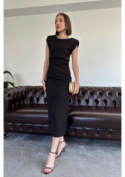 Yandan Büzgülü Kolsuz Özel Seri Elbise- Siyah fırsatları