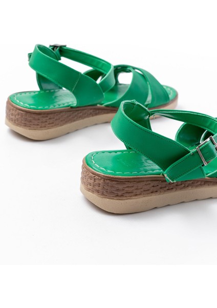 692-564 Çimen Yeşili Ortopedik Taban Çapraz Tokalı Kadın Sandalet indirimleri