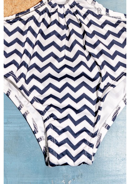 Elmas Nakışlı Fırfır Detaylı Kız Çocuk Mayo fırsatları