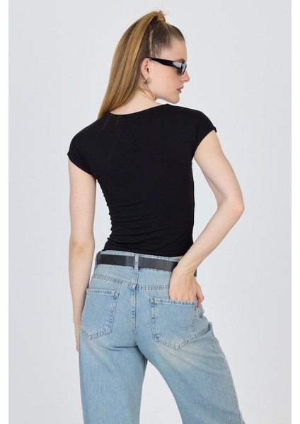 Siyah Bisiklet Yaka Pamuklu Slim Fit Tişört 9190 indirimleri
