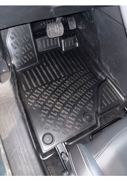 Peugeot 3008 Elektrikli 2024 ve Sonrası 3D Paspas Siyah ve Üst Bagaj Havuzu Set modelleri