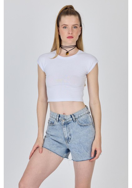 Beyaz Bisiklet Yaka Pamuklu Slim Fit Crop Tişört 9199M fiyatları
