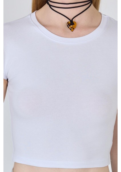 Beyaz Bisiklet Yaka Pamuklu Slim Fit Crop Tişört 9199M fırsatları