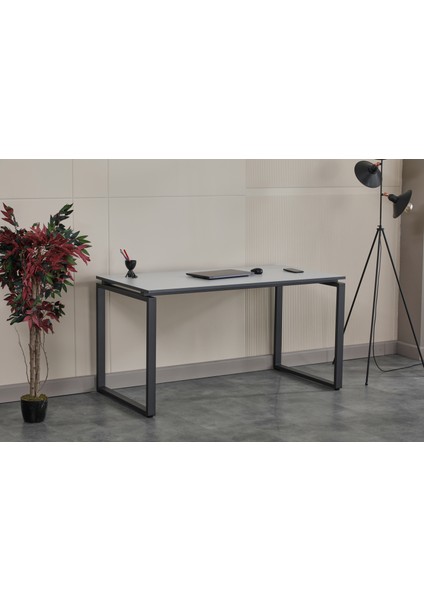 Çalışma Masası Dikdörtgen Ayaklı 140X70X73 cm