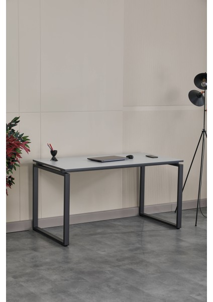 Çalışma Masası Dikdörtgen Ayaklı 140X70X73 cm