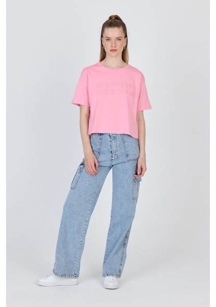Şeker Pembe Yazı Nakışlı Crop Tişört 25259 fiyatları