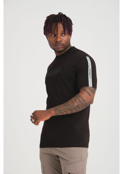 Bisiklet Yaka Siyah Şeritli Slim Fit