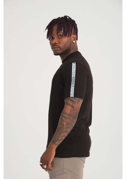 Bisiklet Yaka Siyah Şeritli Slim Fit
