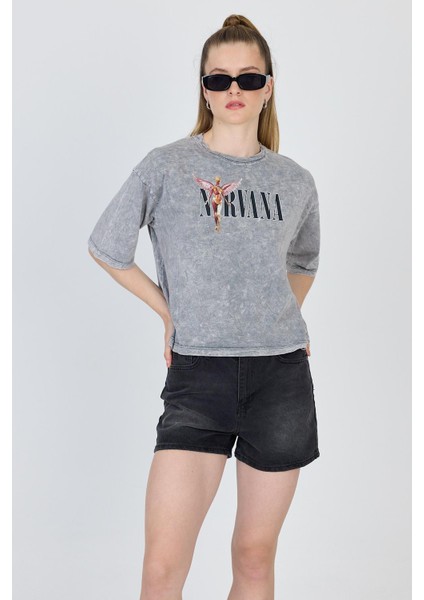 Gri Yıkamalı Yazı Baskılı Tişört 253020 modelleri