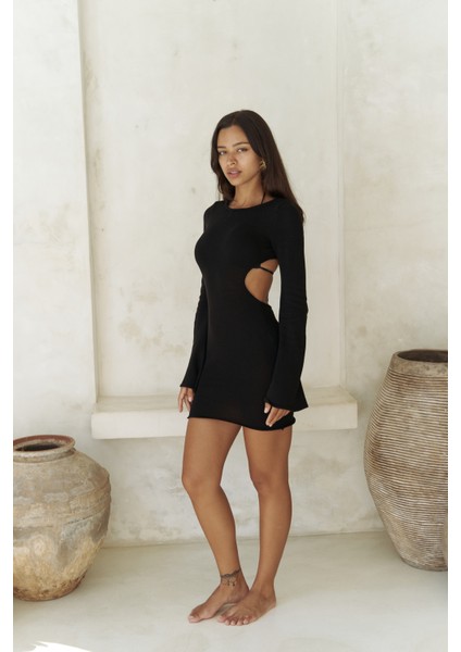 Sariah Pencere Detay Siyah Triko Elbise