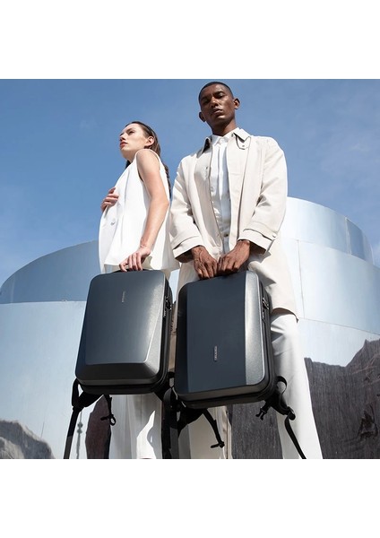 The Ratio Arc Eva Şarj Portlu Kilitli Laptop Çantası MR7612_00 45 x 31 x 10 cm Siyah modelleri