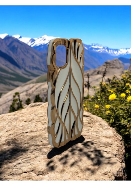 Iphone 11 Uyumlu Gold Detaylı Yaprak Desenli Kılıf