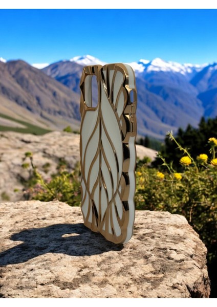 Iphone 11 Uyumlu Gold Detaylı Yaprak Desenli Kılıf