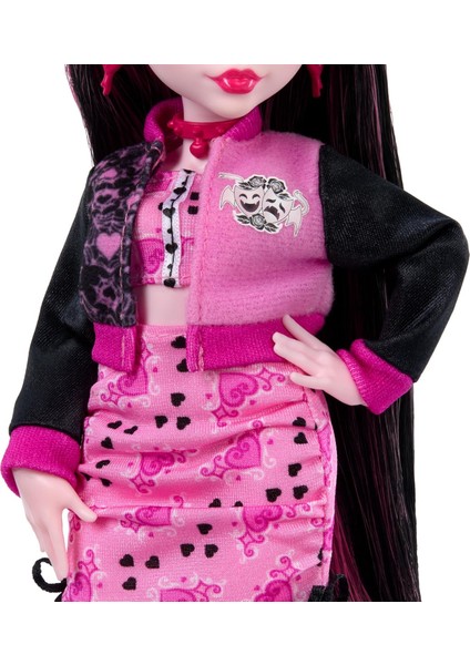 Monster High Fearbook Draculaura Moda Bebeği Ceket, Yıllığı ve Film Kulübü Aksesuarları indirimleri