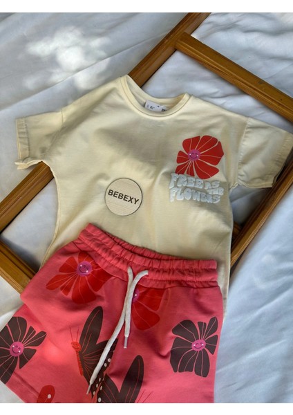 Freeas The Flowers Baskılı Şortlu Takım fiyatları