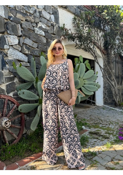 Acı Kahve Ekru Jakarlı Askılı Bluz Pantolon Takım