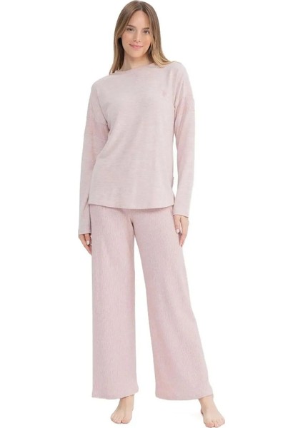 Kadın Yumoş Kumaş Yuvarlak Yaka Pijama Takımı