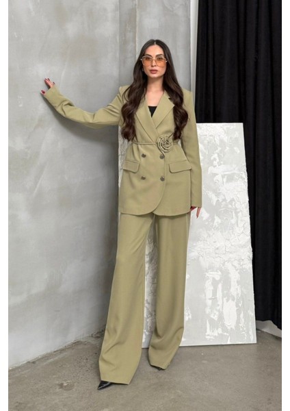Kadın Ikili Blazer Ceket Pantolon Takım Aksesuar ve Düğme Detaylı Bol Paça