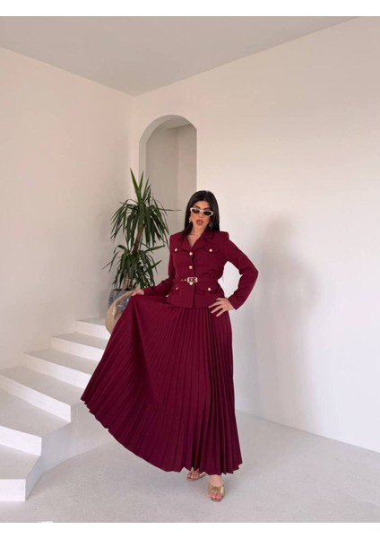 “gold Düğmeli Ceketli Pliseli Etek Takım - Zarif ve Modern Ikili Takım”