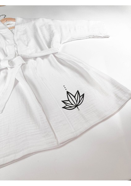 Lotus ve Unalome Görselli Beyaz Müslin Uzun Kollu Kimono