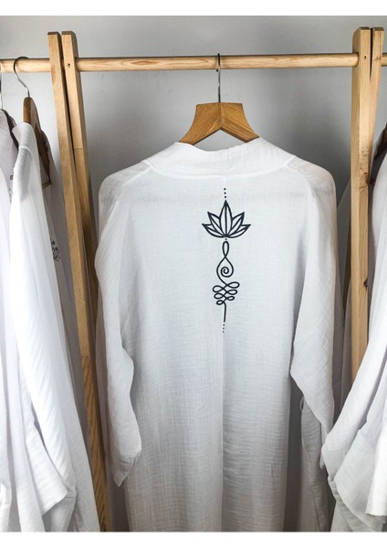 Lotus ve Unalome Görselli Beyaz Müslin Uzun Kollu Kimono