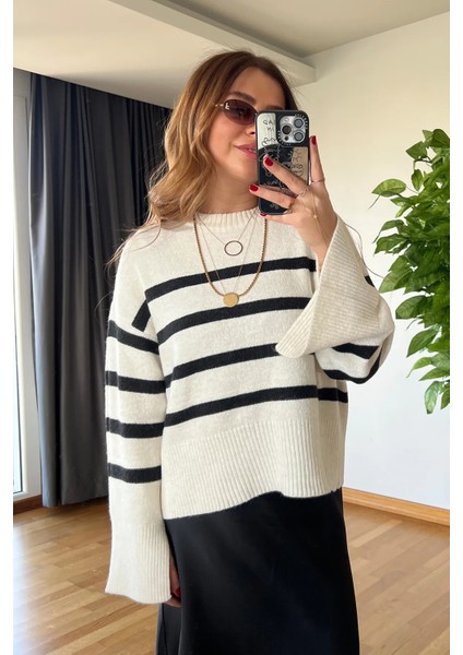 Yumuşak Dokulu Rahat ve Şık Çizgili Günlük Kadın Oversize Kadın Triko Marka Model Kadın Kazak