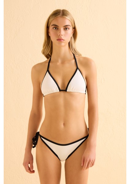 Biye Detaylı Beyaz Üçgen Bikini Takım fırsatları