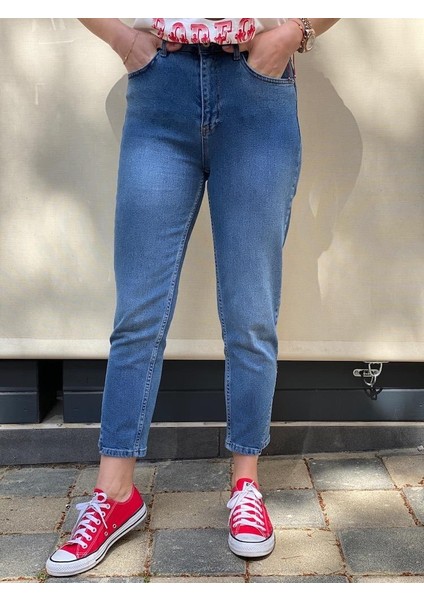Paça Detaylı Likralı Mom Jean