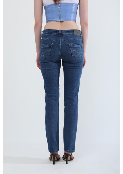 Kadın Slim Fit Likralı Lacivert Jean Pantolon