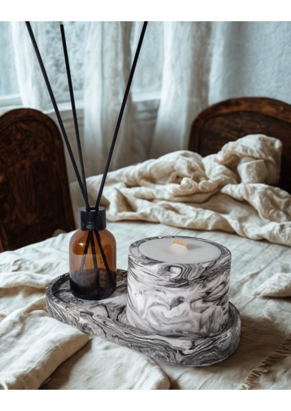 Siyah Beyaz Geçişli, Dekoratif Tabakta, Lavanta Kokulu ,ahşap Fitilli Mum ve Oda Kokusu 2'li Set modelleri
