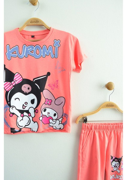 Kuromi ve My Melody Baskılı Şeftali Tişört ve Şort Kız Çocuk Takımı (4-11 Yaş) fiyatları