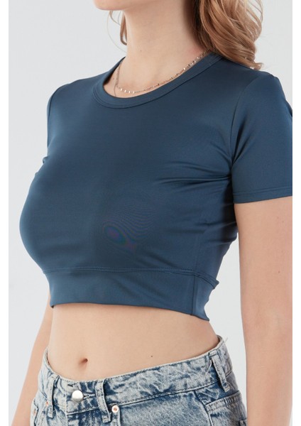 Basic Bisiklet Yaka Crop Tişört indirimleri