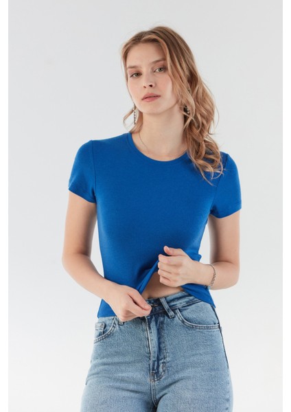 Basic Bisiklet Yaka Crop Tişört fırsatları