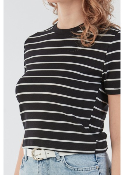 Basic Çizgili Crop Tişört indirimleri