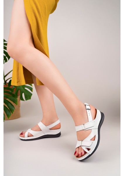 Kadın Hakiki Deri Beyaz Masaj Tabanlı Comfort Sandalet modelleri